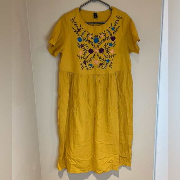 Emery Rose floral embroidered yoke short sleeve dress - Picture 3 of 3